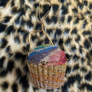 Rhinestone Cupcake Purse 🧁
